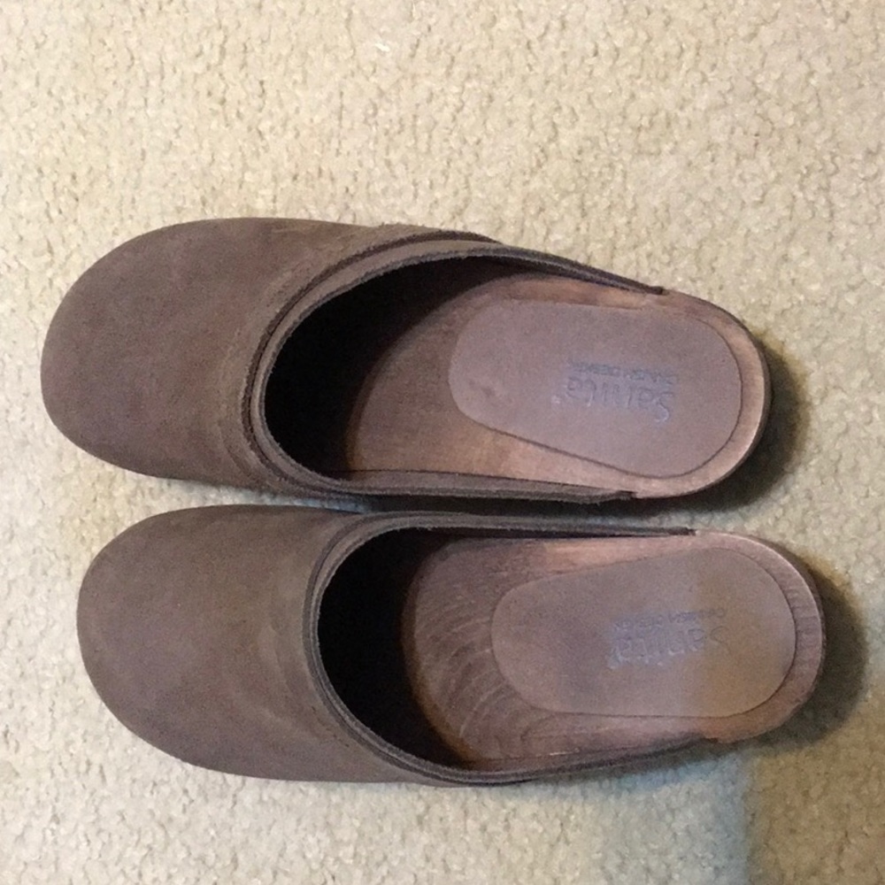 Clogs
